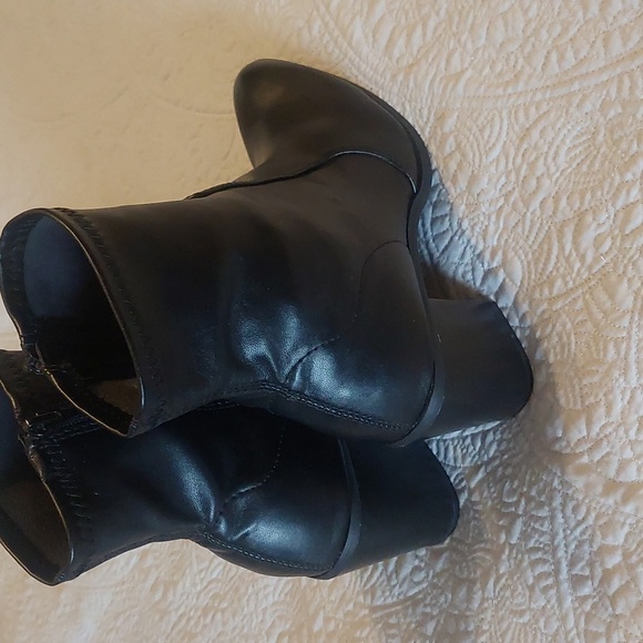 Brash Black Chunky-heeled Booties - Picture 6 of 12